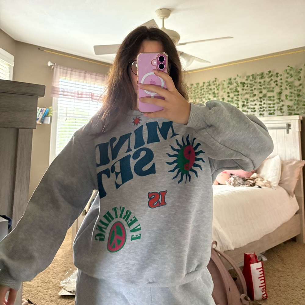 Edikted Gray Crew Neck Sweater with Graphic Design